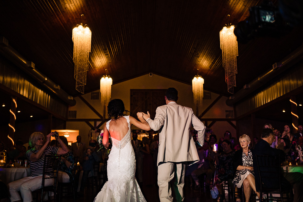 Pittsburg-kansas-wedding-photography-vinson-images-entrance-dance