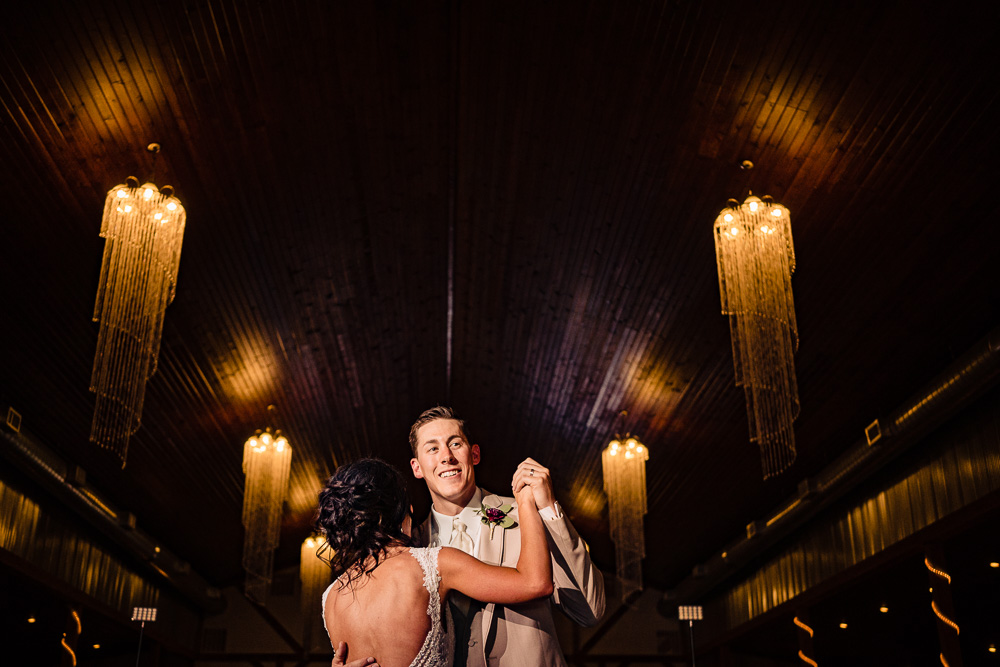 Pittsburg-kansas-wedding-photography-vinson-images-first-dance