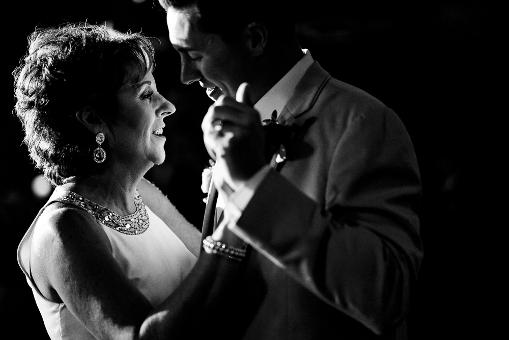 Pittsburg-kansas-wedding-photography-vinson-images-first-dance-mother-son