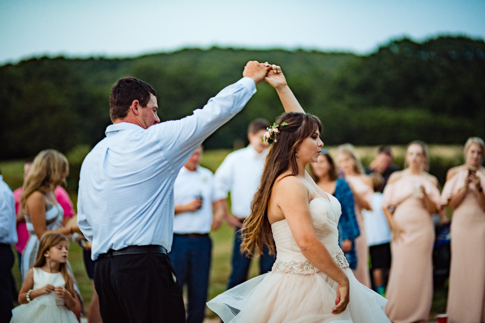 Garfield-Arkansas-wedding photography-backyard-wedding-northwest-arkansas-vinson-images-bride-brother-spin