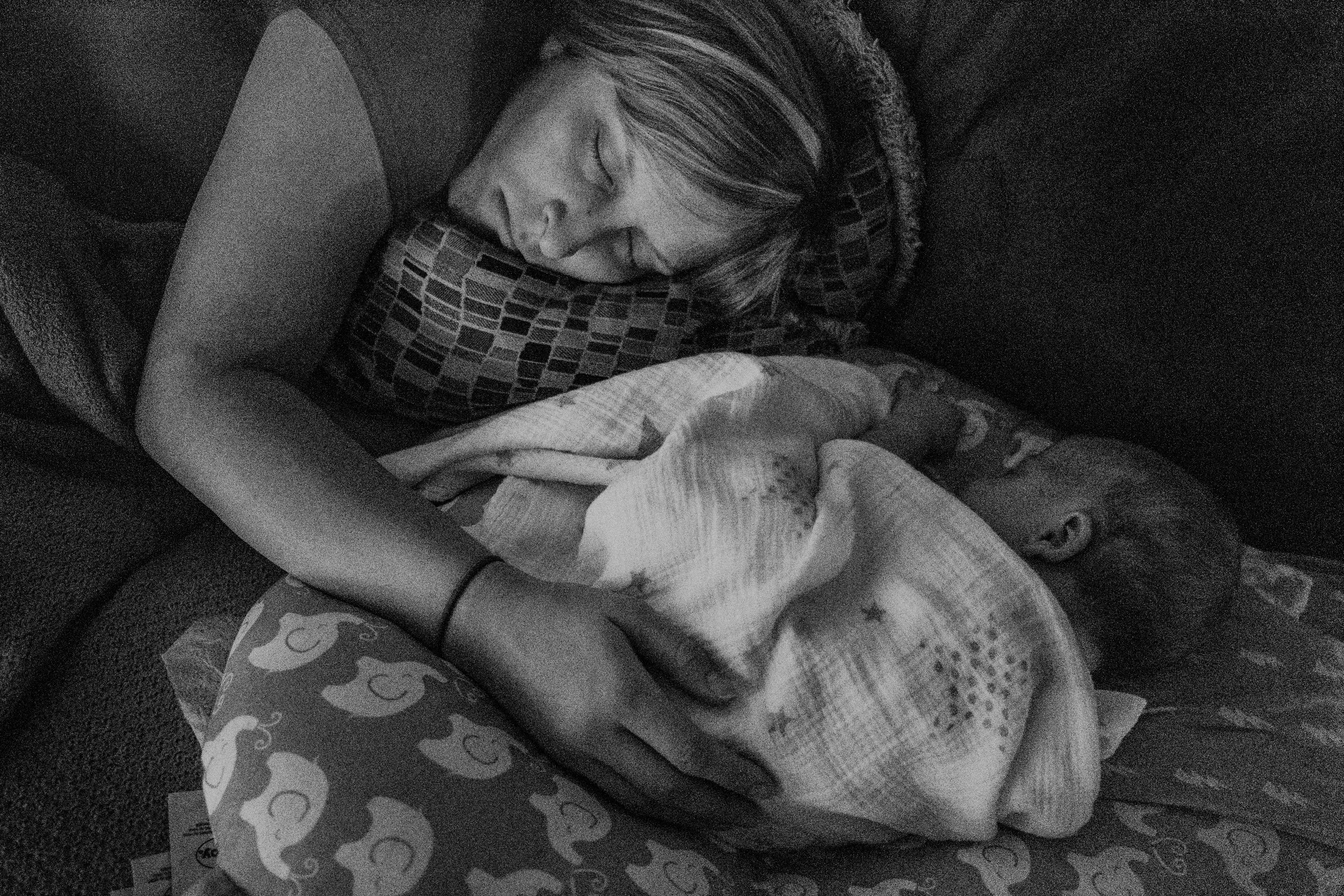 Why-i-love-family-documentary-photography-nap-time