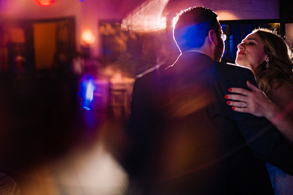 detroit-michigan-wedding-photography-vinson-images-first-dance=axle-brewing